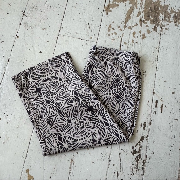 Onque Casuals Linen Blend Cropped Pants - Picture 8 of 15